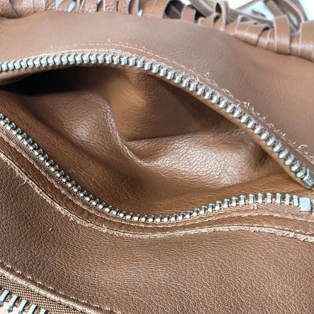 Linea Pelle Fringe wrist purse - Picture 6 of 12
